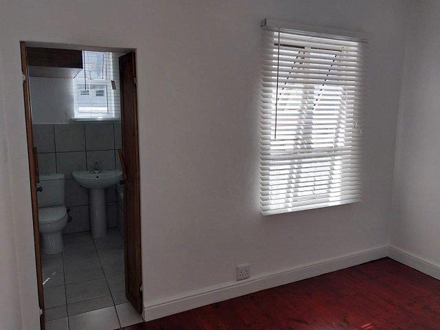 To Let 2 Bedroom Property for Rent in Fish Hoek Western Cape
